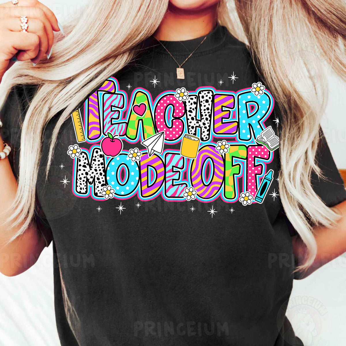 a woman wearing a black tshirt with the words leaguer to do it