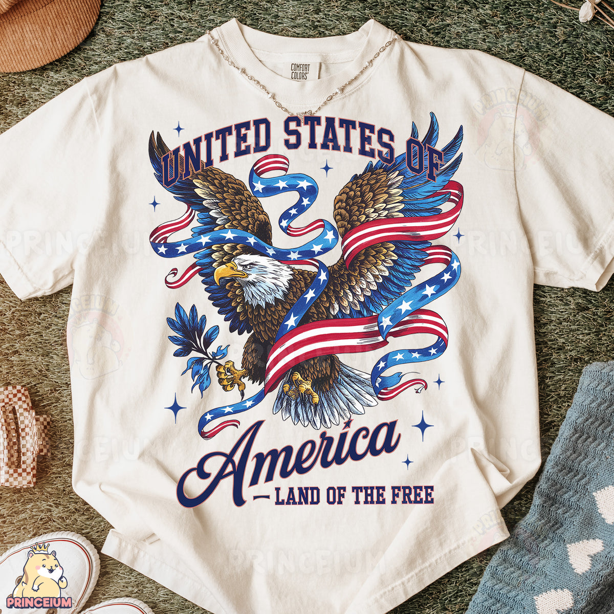 a t - shirt with an eagle and the words united states of america on it