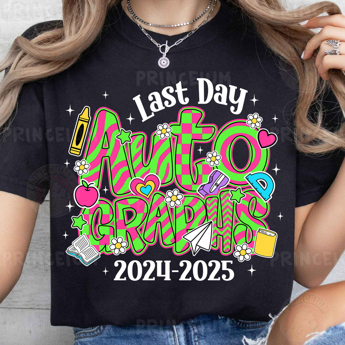 a woman wearing a t - shirt that says last day autographs