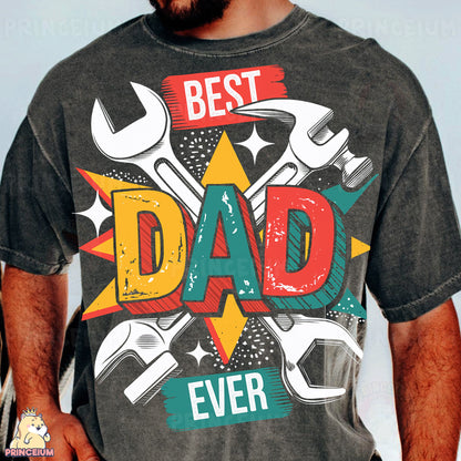 a man wearing a t - shirt that says best dad ever