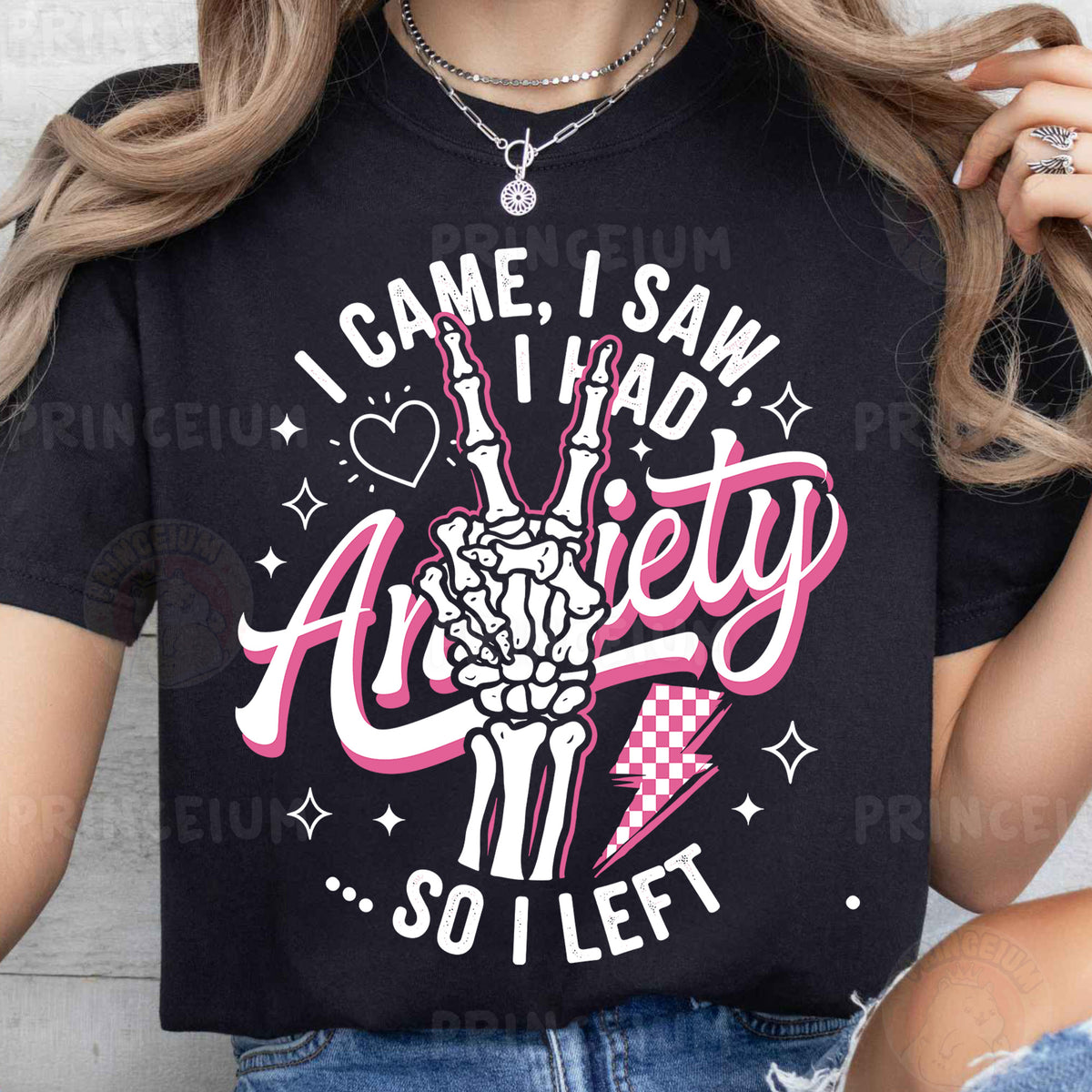 a woman wearing a t - shirt that says i came i saw, i had