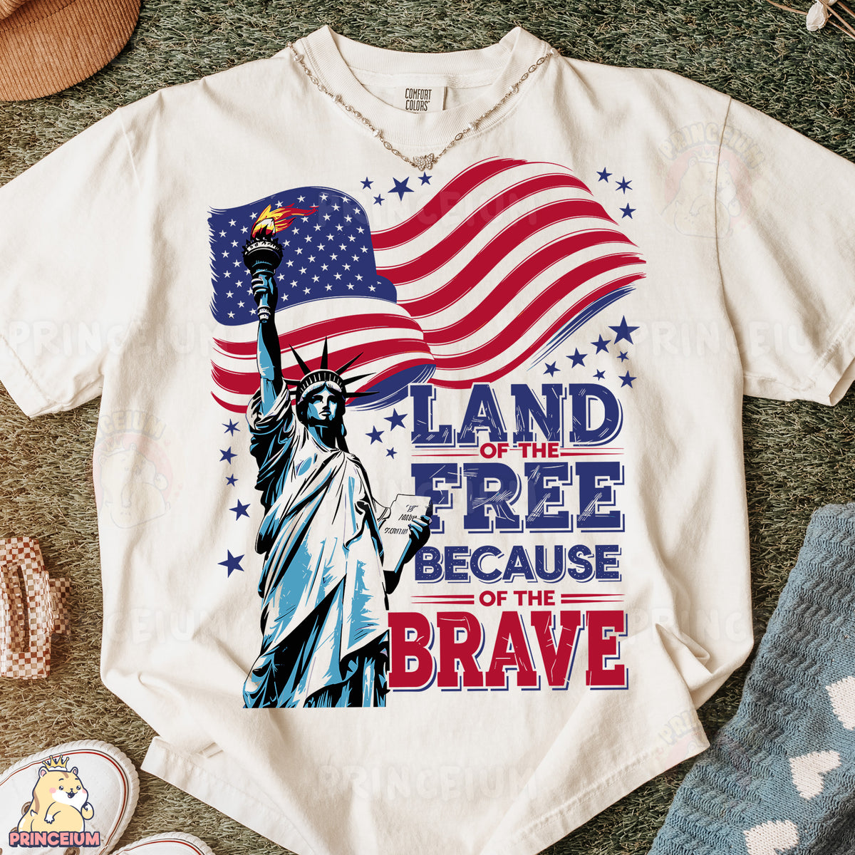 a t - shirt with the statue of liberty on it