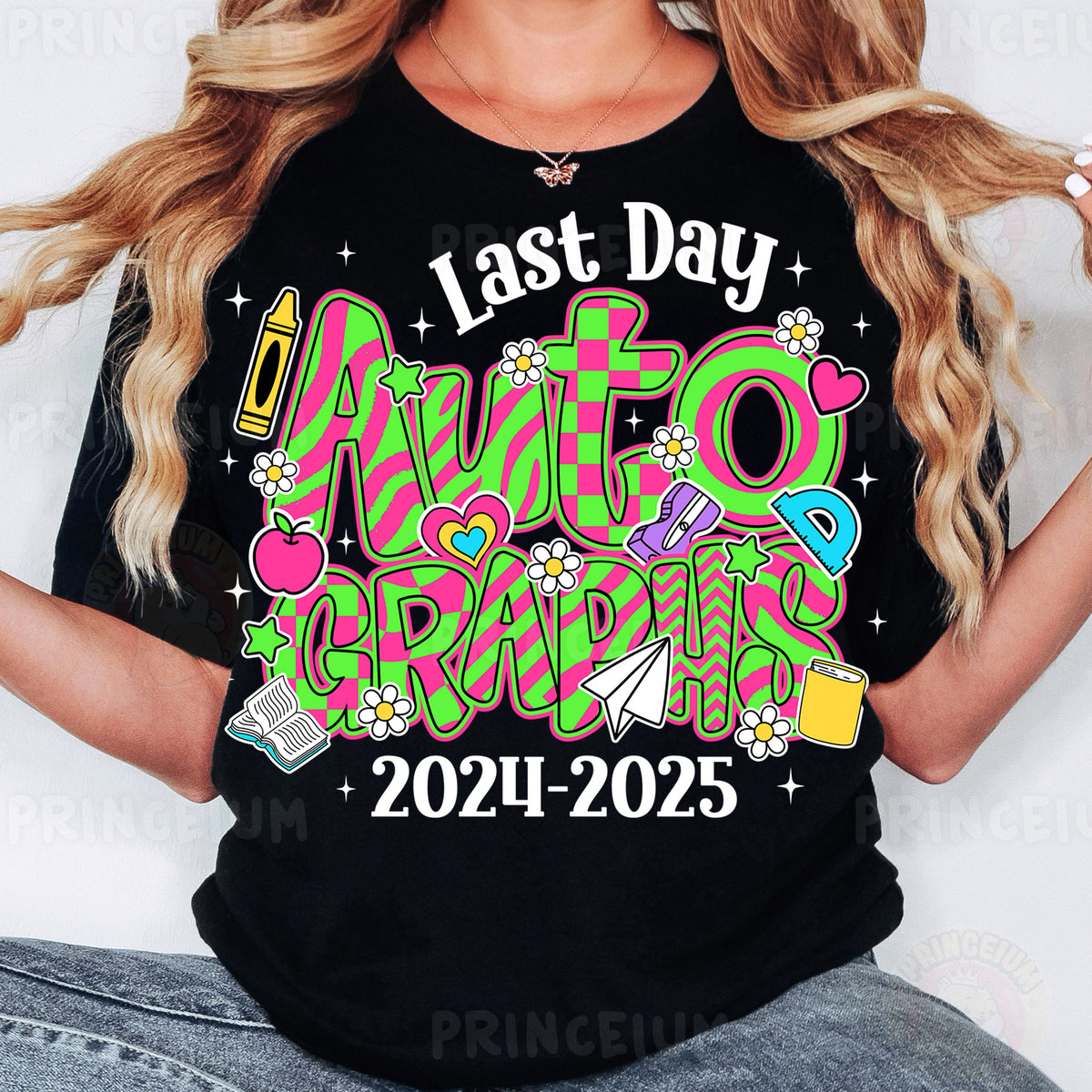 a woman wearing a t - shirt that says last day autographs