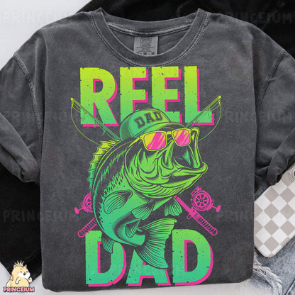 a t - shirt that says reel dad on it
