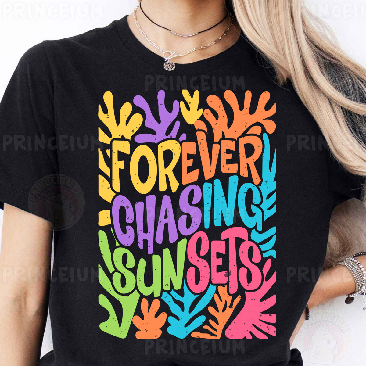 a woman wearing a t - shirt that says forever chasing sunsets